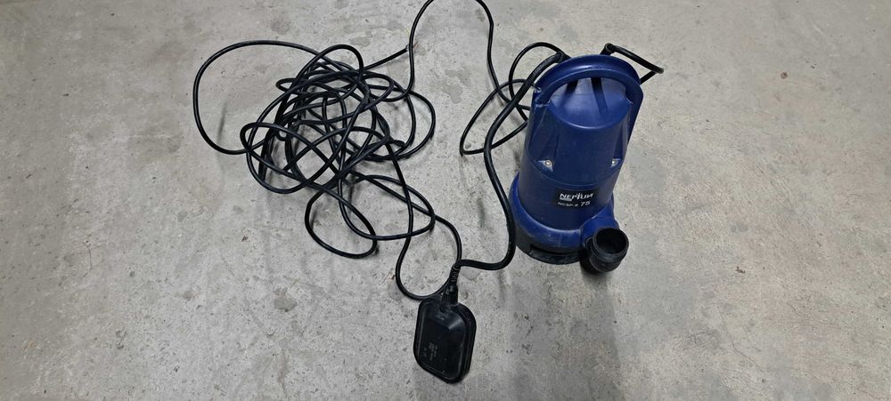 Насос NEPTUN для забрудненої води привезений з Німеччини