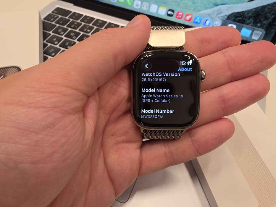 Apple Watch 10 42mm titanium