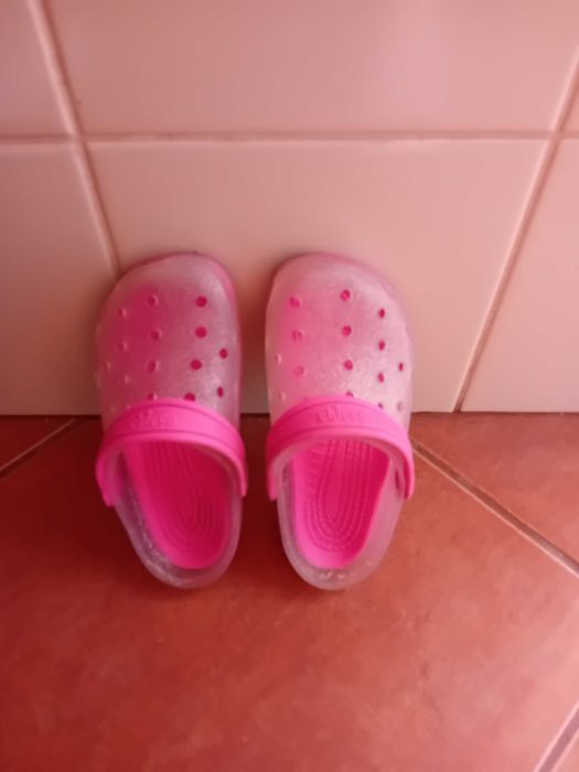 Sandálias, crocs Chicco 26 bom estado