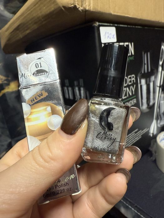 Lakier do paznokci  01