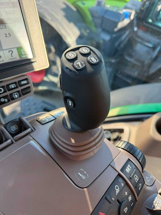 John Deere 7270R 2015 року