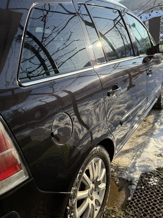 Опел зафіра Б 2007