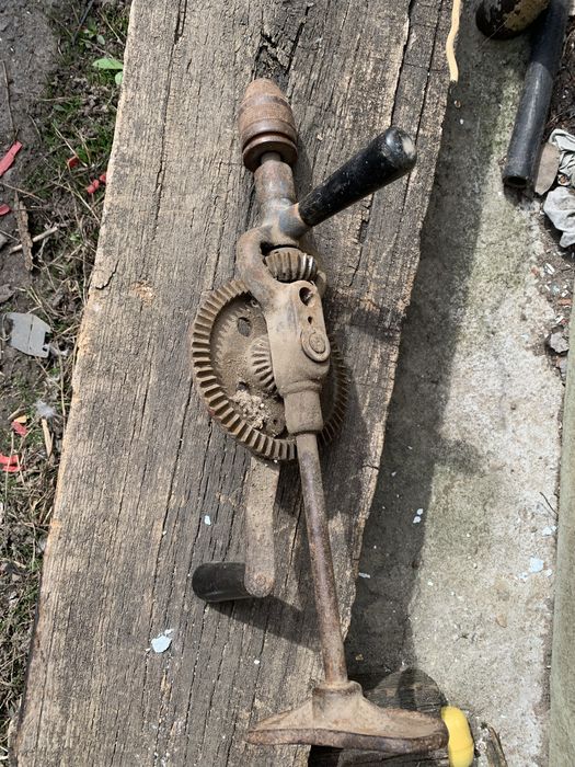 Продам ручну дрель.