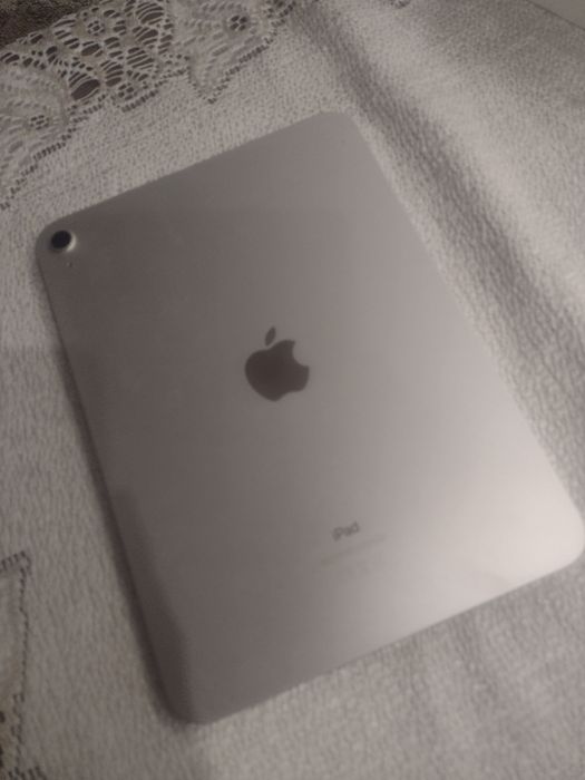 Tablet Apple iPad 10.9" 10 gen 64GB Wi-Fi srebrny