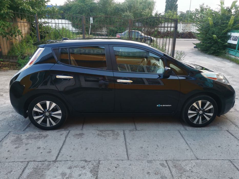 Продам Nissan leaf 2015рік