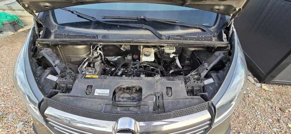 Opel Vivaro 2017 uszkodzony
