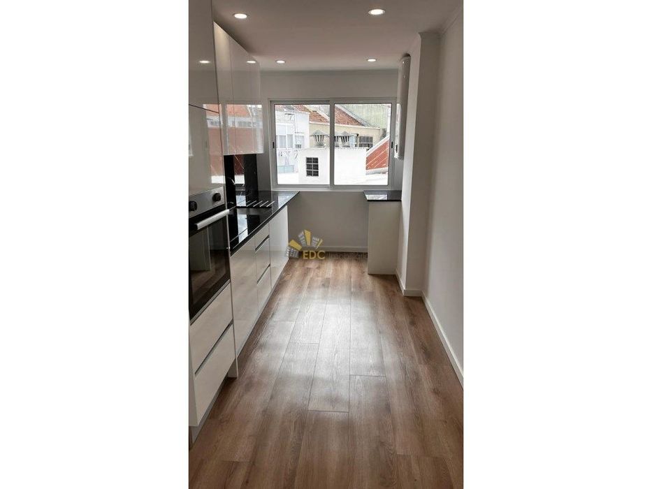 Apartamento T2 com suite e Remodelado | Localizado na Falagueira ( ... — Falagueira-Venda Nova, Lisboa