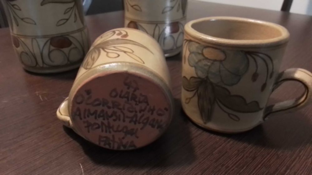 Jarras e canecas de artesanato do Algarve e outros