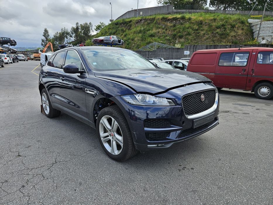 Jaguar F-Pace 2.0D AWD de 2017 para peças