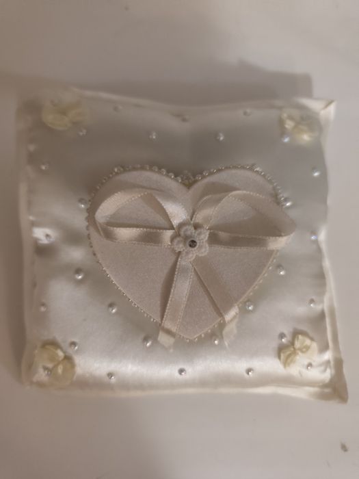 Подушечка весільна під кільця