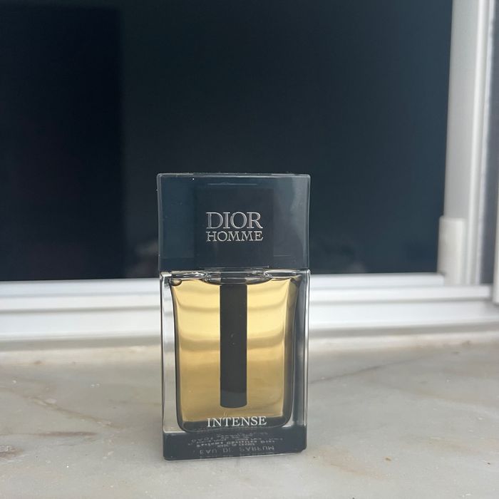 Perfume designer Dior homme intense 2025