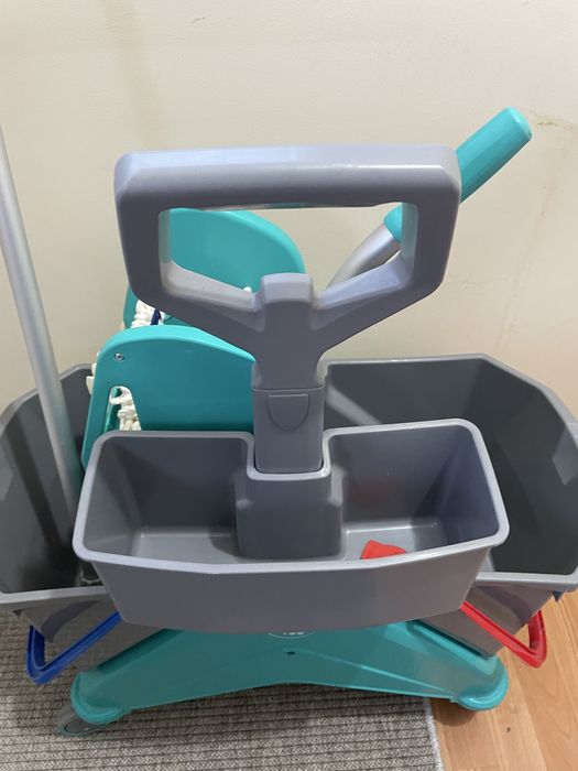 Wózek do sprzątania z wyżymaczką dźwigniową TTS, pojemność 2 x 25 l