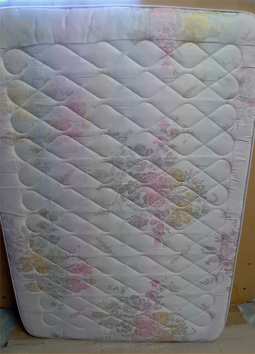 Colchão de molas 133x183 cm - CAMA CASAL