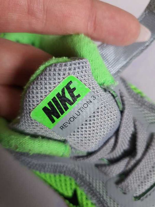 Buty sportowe/ adidasy Nike Revolution 3 roz. 26
