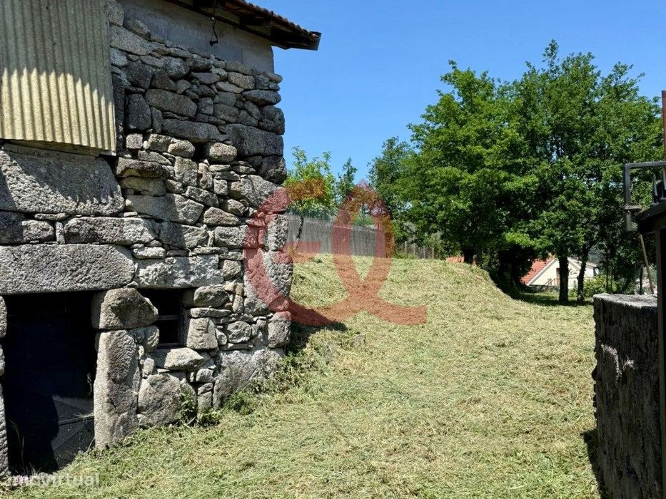 Moradia p/ Restauro - Arcos de Valdevez