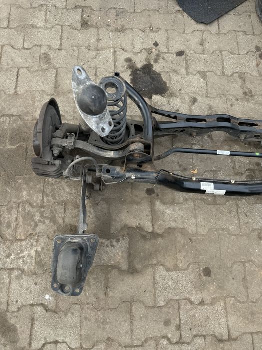 Vw golf 6 plus zawieszenie tylna ośka belka bez rdzy