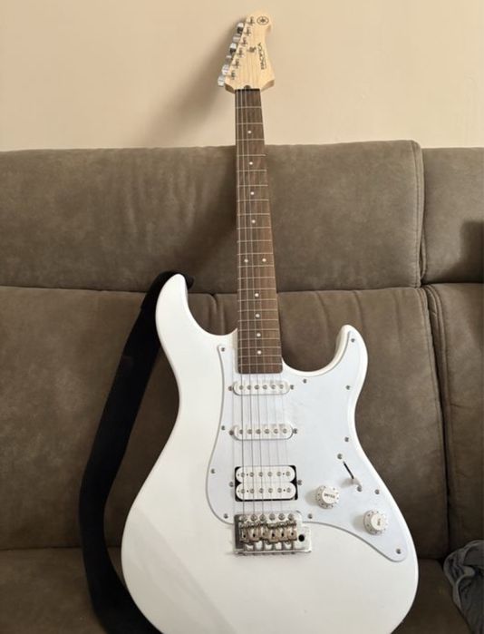 YAMAHA Pacifica812 【傷あり特別価格】 YAMAHA Pacifica PAC812WX CRS ソニックス特価 ￥67,800- 1997~1998