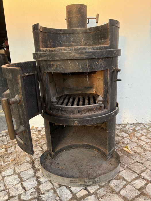 Fogão de Sala / Salamandra Antiga a Lenha – Ferro e Fundição