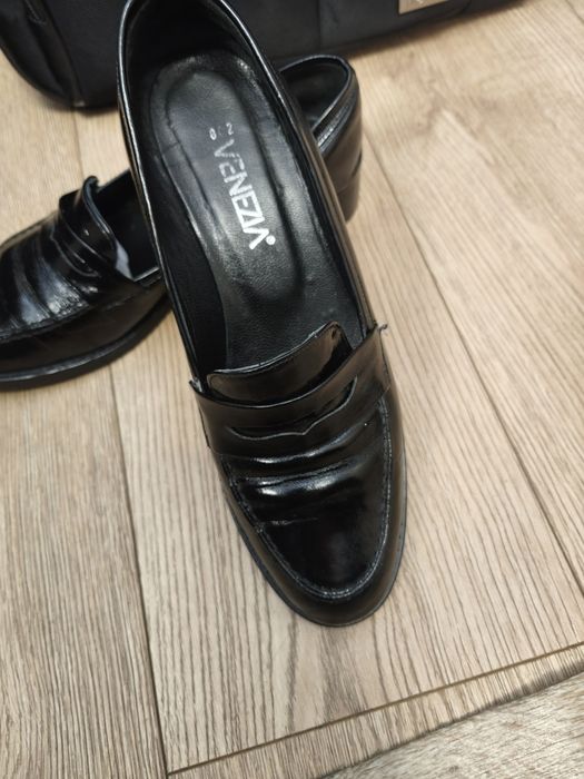 Mokasyny lakierowane czarne VENEZIA r. 38