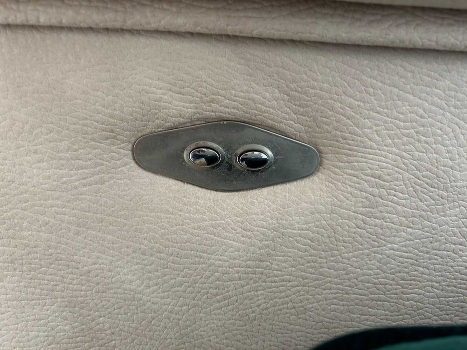 Sofá de dois lugares elétrico, cor bege