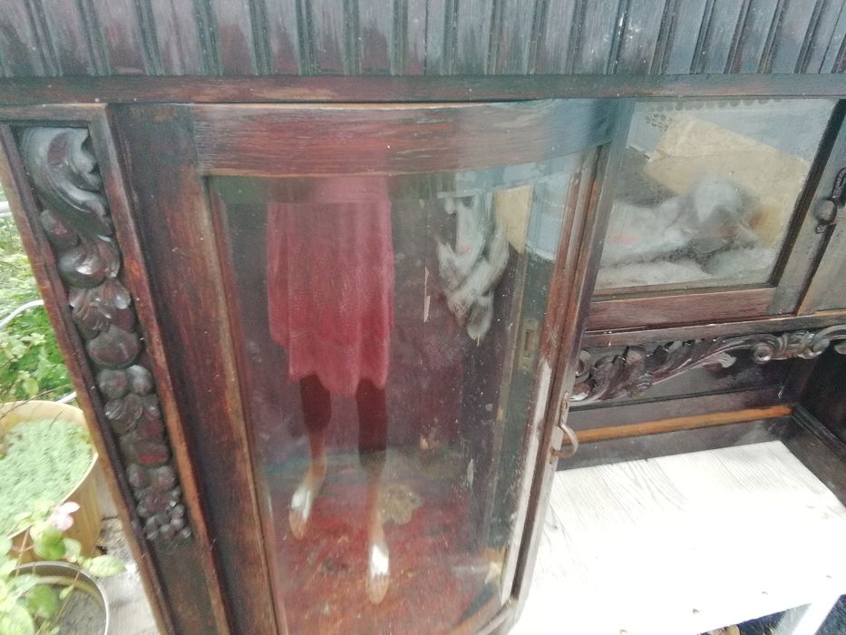 Старинный комод под реставрацию.