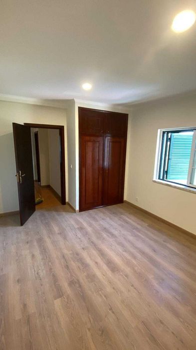 Loures - Moradia - 3 Quartos - COMPLETAMENTE MOBILADA