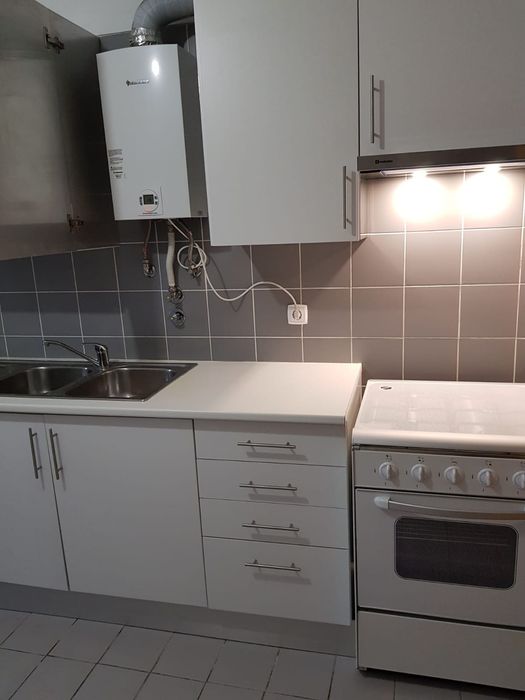 Apartamento T2 para arrendamento em São Domingos de Rana