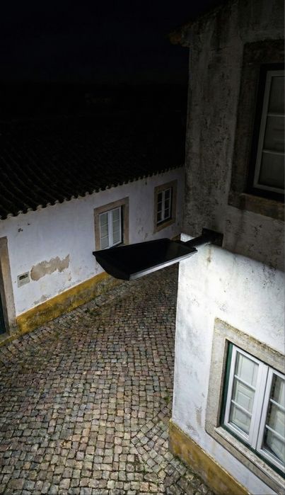 Luminária Led Solar com sensor de movimentos e comando - 37,5cm x 19cm