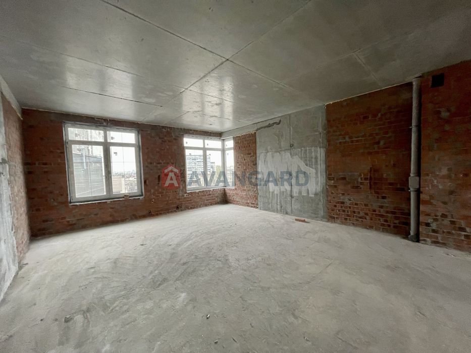 Продам квартиру з терасою