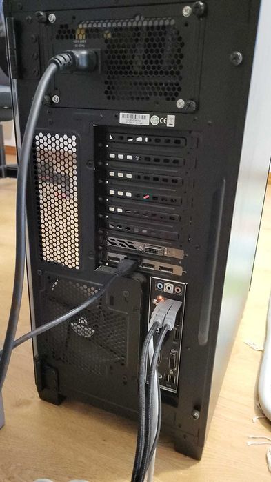 Computador desktop -  Ryzen 7 1700 + GeForce GTX 1080 8GB