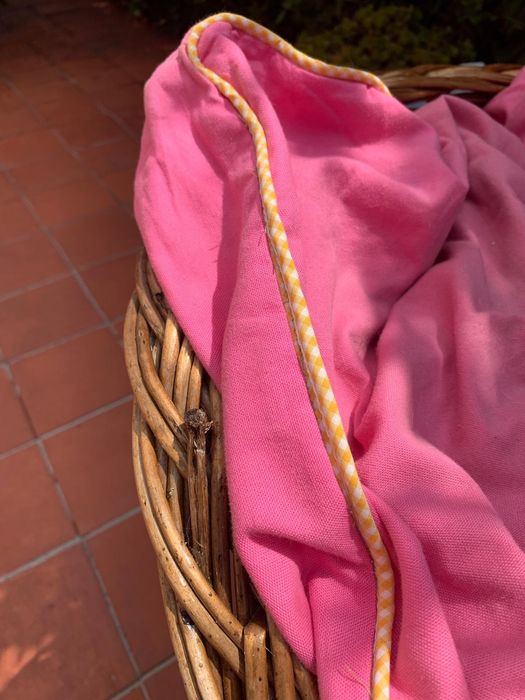 Cama em verga para cão