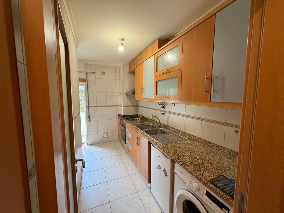 Apartamento T0 com varanda - rua da Saudade (Covilhã)