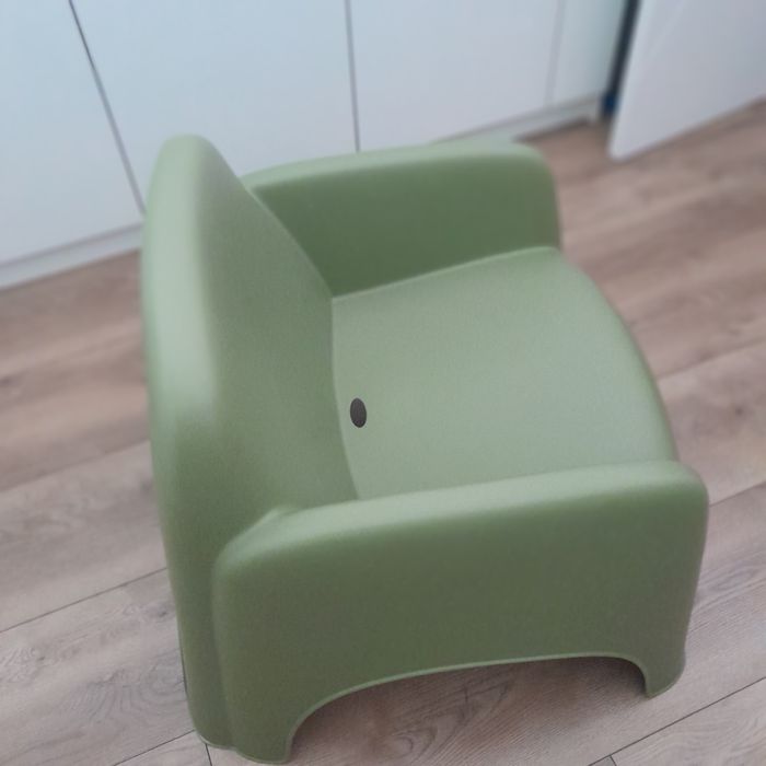 Plastikowy fotel dziecięcy oliwkowy