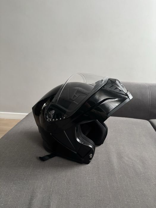 Kask szczekowy z blenda
