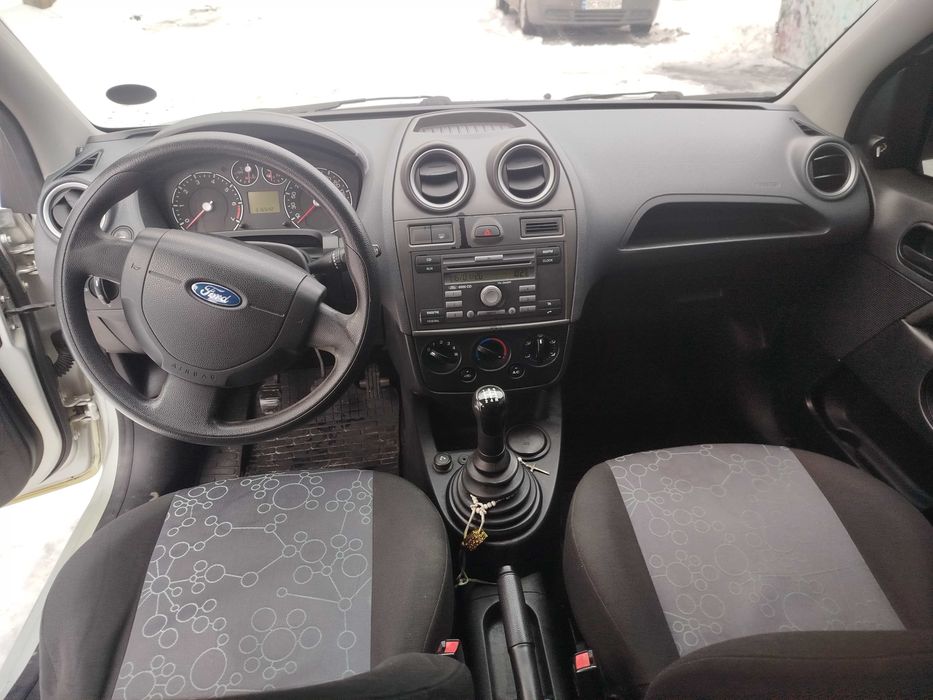 Форд фієста 1.4 2008рік