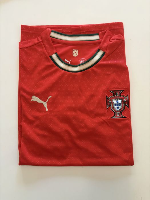 Camisolas e kits de criança da Seleçao Nacional e clubes