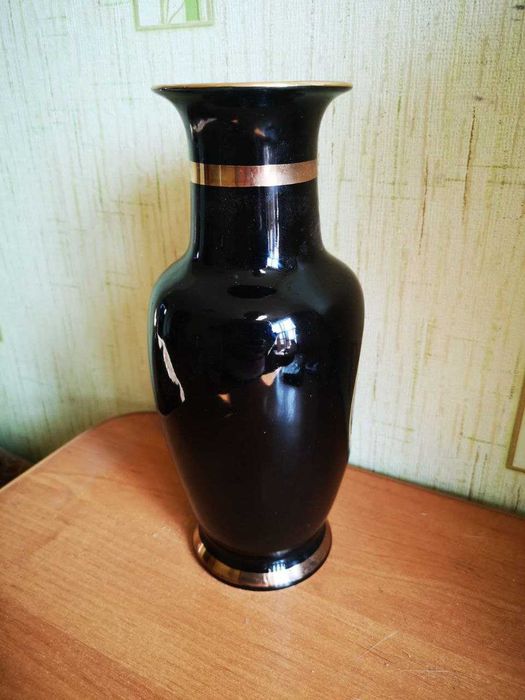 Японська ваза - гравюри позолочені золотом та сріблом.