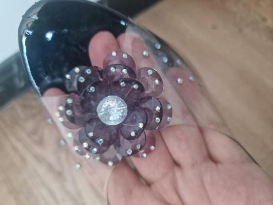 Buty transparentne z kwiatem na lato