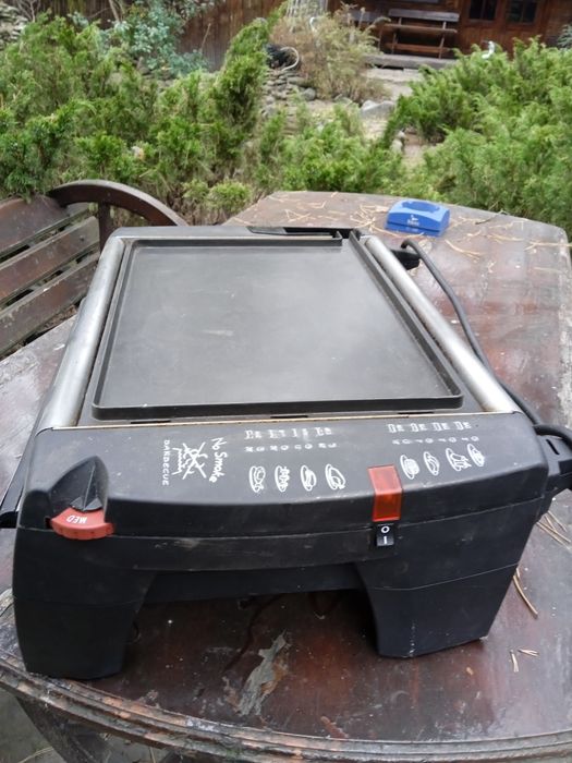 Гриль барбекю Delonghi