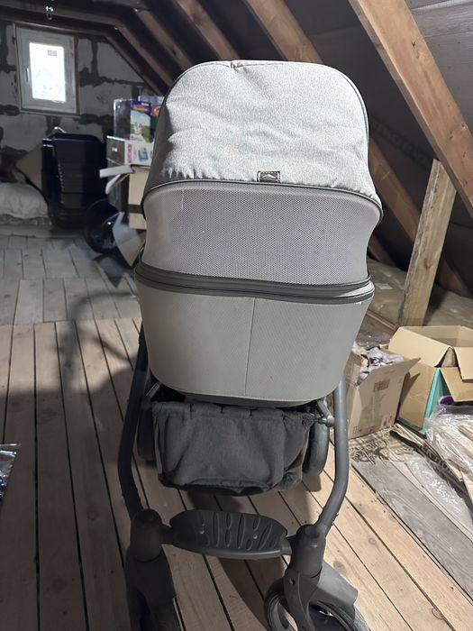 Коляска 0+ і до 5-6 міс