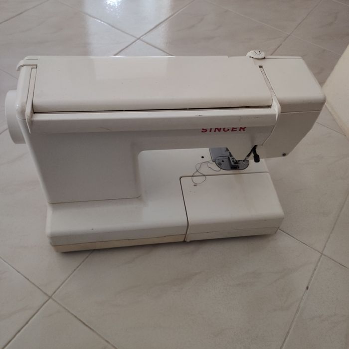 Máquina costura Singer Concerto 1