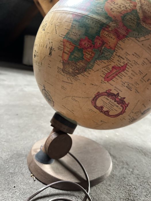 Niemiecki Globus Das Beste Leuchtpunkt Globus antik 2008