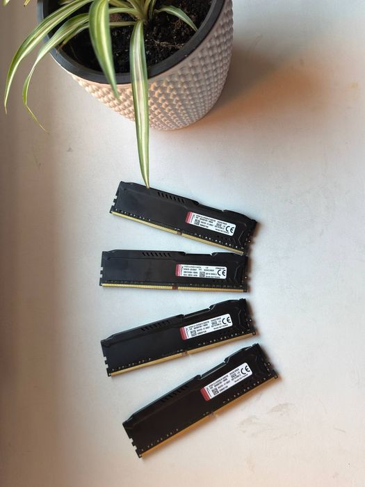 Оперативна пам'ять Kingston Fury HyperX DDR4 2400MHz (4x8GB)
