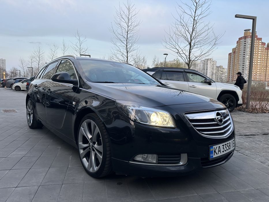 Продам автомобіль Opel Insignia