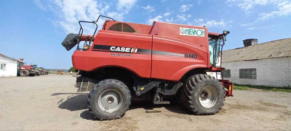 Комбайн Case IH 5140 з жаткою CASE IH 3020 TERRAFLEX (7.6м)