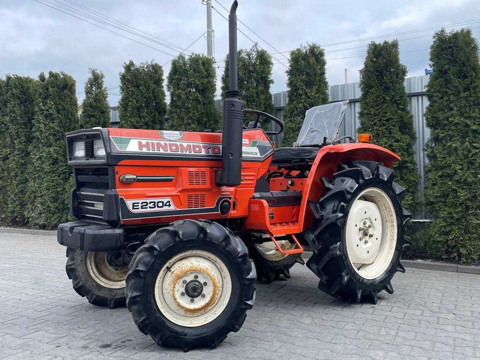 Hinomoto E2304 Японський трактор