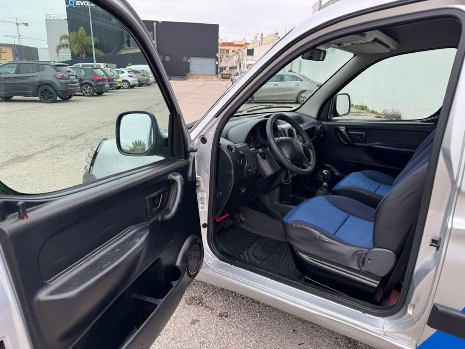 Peugeot Partner (impecável)