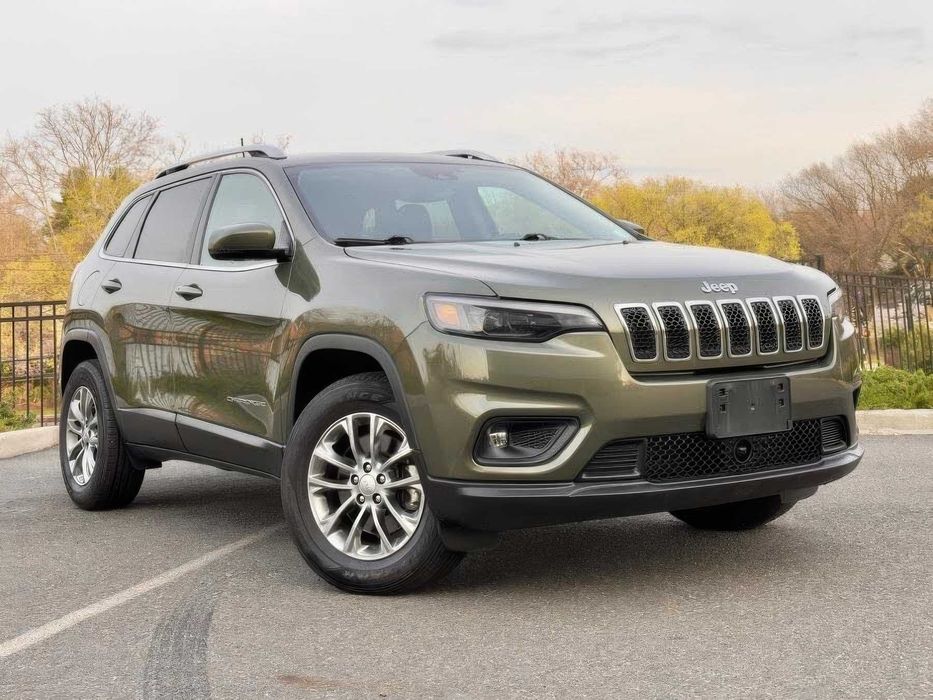 Jeep Cherokee Latitude Plus      2020