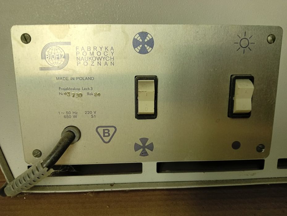 Projektoskop Lech 3 stary, koniec PRL projektor