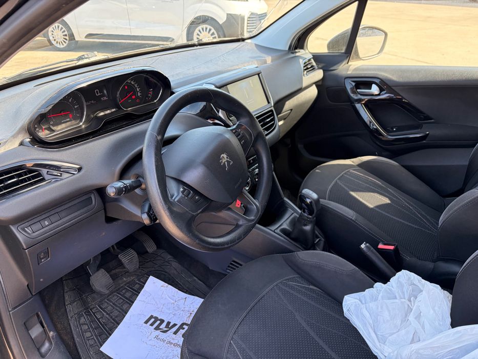 Peugeot 208 de 2011 para peças